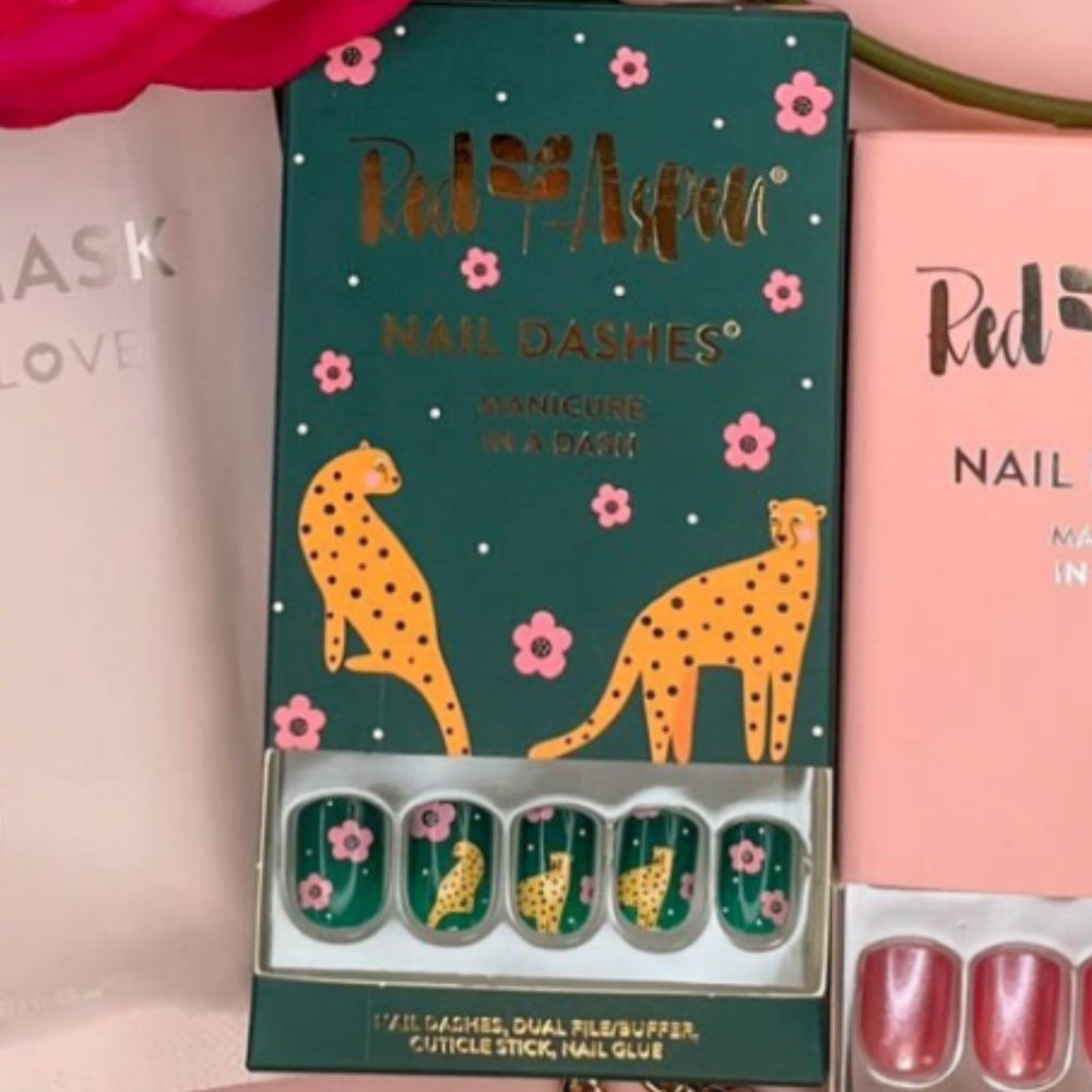 Red Aspen Nail Dashes - Soley And The Cheetah
